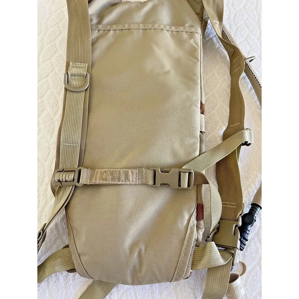CAMELNAK 3Litters(100oz) of water Hiking Desert Camouflage Pattern USA